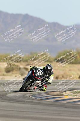 media/Oct-04-2025-CVMA (Sat) [[408bcdd6e4]]/Race 14-500-400-350 Supersport/